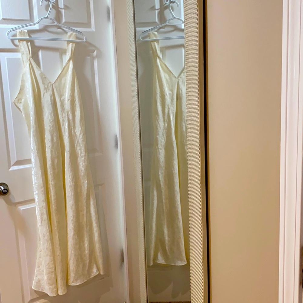 Women’s lingerie- ivory